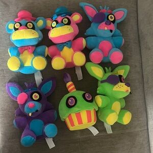 Five Nights at freedy’s funko black light plush line full set